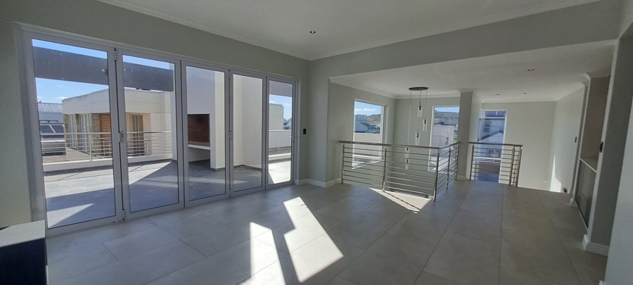 3 Bedroom Property for Sale in Calypso Beach Western Cape